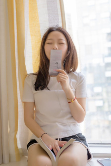年轻女教师4hd中文